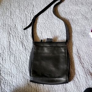 Black, nine west crossbows excellent condition